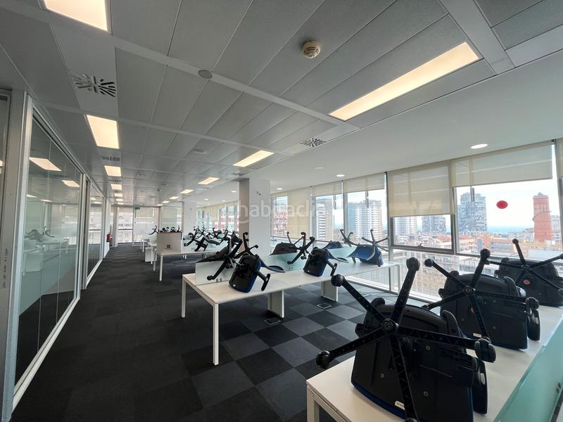 Foto eb3aea49-2d87-4547-bb8b-c2566e85b966. Rent office space with heating in Diagonal Mar i el Front Marítim del Poblenou Barcelona