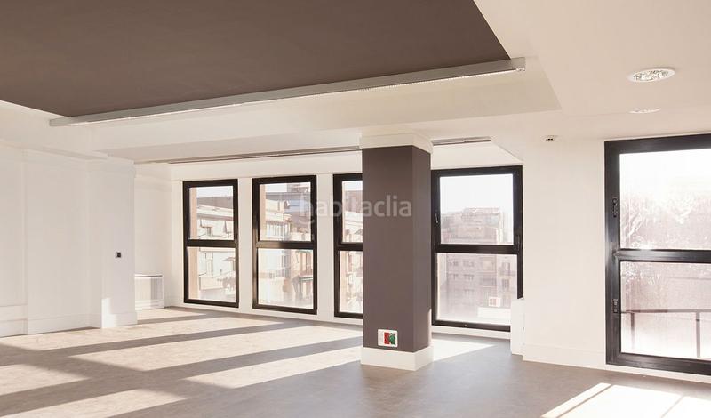 Foto 6f12390a-6f2f-4de2-bbc2-7b1a31859027. Location bureau avec chauffage dans La Nova Esquerra de l´Eixample Barcelona