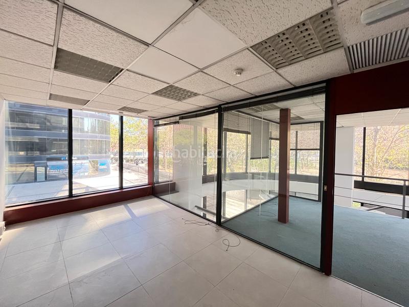 Foto 949dd8a4-84c2-4685-83ab-b1f388c0d442. Rent business premise in La Bordeta Barcelona