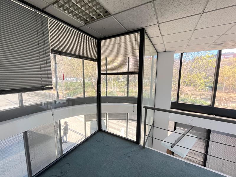 Foto f0fcc6d5-bda1-43a7-9249-4c5142817969. Rent business premise in La Bordeta Barcelona