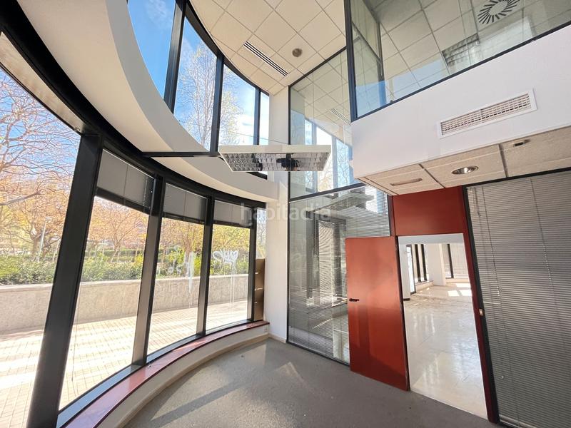 Foto f2d34ac0-4d06-4f21-a714-3bb25088fc17. Alquiler local comercial en La Bordeta Barcelona