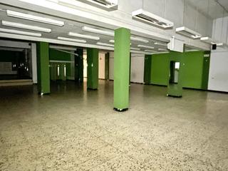 Locale commerciale in Carrer de viladomat 49