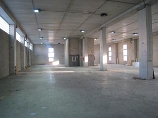 Nave industrial  Carrer del perú. Edificio industrial en venta con todos los servicios