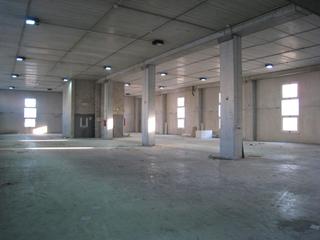 Nave industrial  Carrer del perú. Edificio industrial en venta con todos los servicios