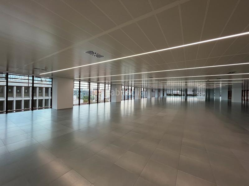 Foto 33fa91f4-d2e9-4397-aed2-de8d5987ab15. Miete büro mit heizung in El Parc i la Llacuna del Poblenou Barcelona