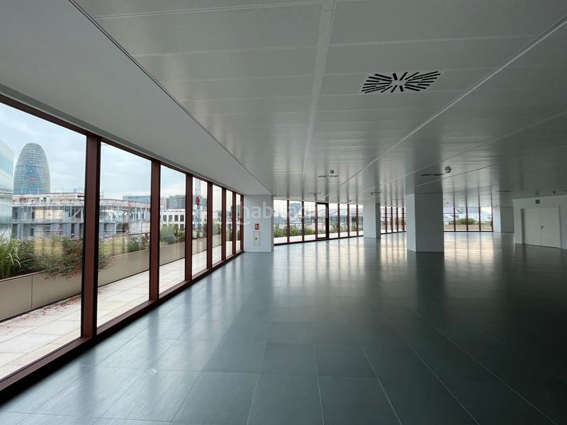 Foto 275d69ec-ec1e-4794-babf-dc6191250f84. Rent office space with heating in El Parc i la Llacuna del Poblenou Barcelona