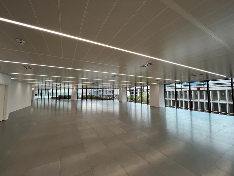 Foto ac9f83a2-7d57-43ae-8565-ec28b6488e61. Rent office space with heating in El Parc i la Llacuna del Poblenou Barcelona