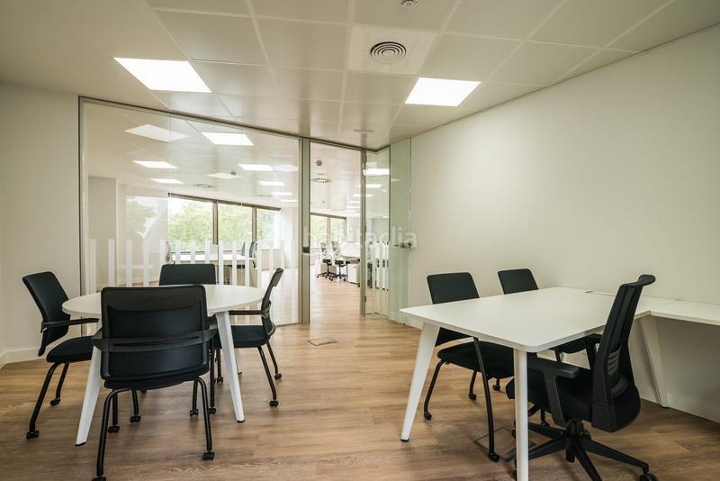 Foto 47f0f175-f6ad-43c7-8bba-39d9971a14f6. Miete büro mit heizung in El Parc i la Llacuna del Poblenou Barcelona