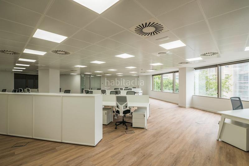 Foto 793c0aff-6d39-4f3a-b67c-ab0174a58c4b. Miete büro mit heizung in El Parc i la Llacuna del Poblenou Barcelona