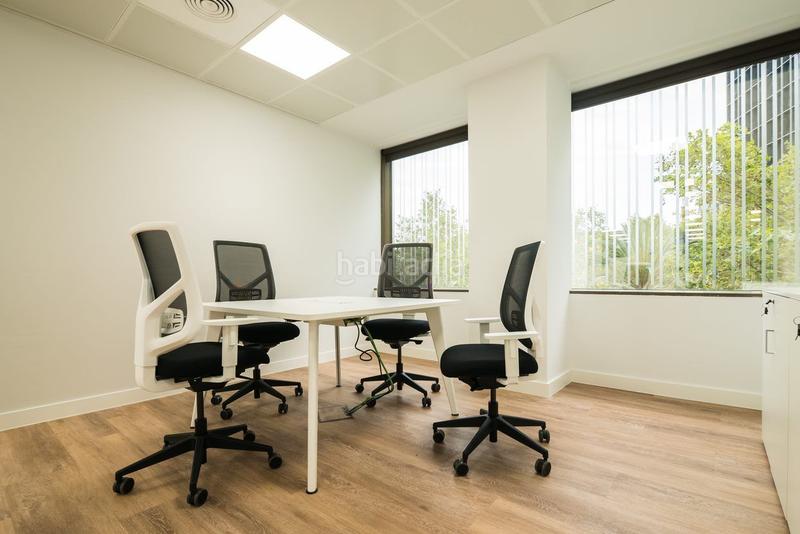 Foto de69b421-24fa-4468-9165-8d29b88aac61. Lloguer oficina amb calefacció a El Parc i la Llacuna del Poblenou Barcelona