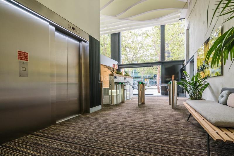 Foto e1c13e63-0247-41b6-ab4d-930ad87bb562. Lloguer oficina amb calefacció a El Parc i la Llacuna del Poblenou Barcelona