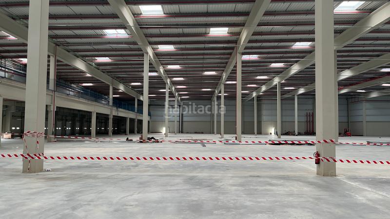Foto 4d06d30c-fcdc-4c1d-9ce6-cb318a36f538. Location bâtiment à usage industriel avec chauffage dans Esparreguera