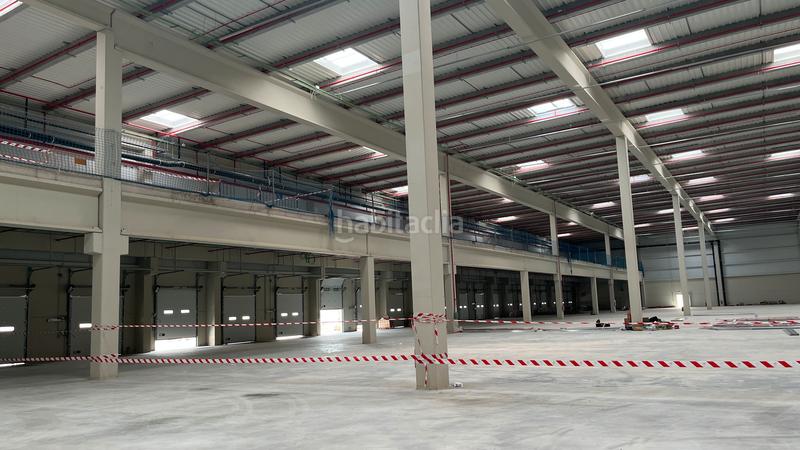 Foto b4c5c2f9-52bf-4a3c-be22-64e63d593eb0. Location bâtiment à usage industriel avec chauffage dans Esparreguera