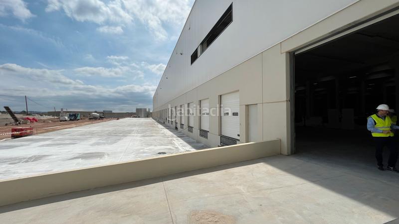 Foto 3edddbeb-74eb-425c-b64d-3ec38fef0d6a. Rent industrial building with heating in Can Vinyals Esparreguera