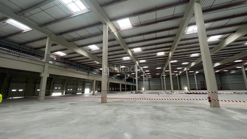 Foto b6a179b6-1d91-4957-823c-2b86b361035d. Rent industrial building with heating in Can Vinyals Esparreguera