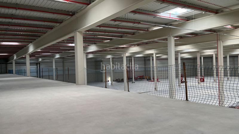 Foto f96cba14-addb-4fab-a82c-4fc1d57e22e9. Rent industrial building with heating in Can Vinyals Esparreguera