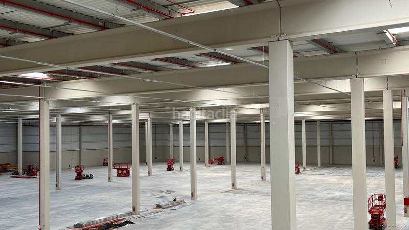 Foto fb3bc48c-64fe-4424-af24-83865ac594c5. Rent industrial building with heating in Can Vinyals Esparreguera