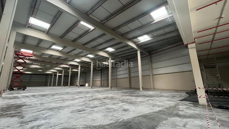 Foto fc202b02-aaab-4d6e-82c6-b643bf5e7ec7. Rent industrial building with heating in Can Vinyals Esparreguera