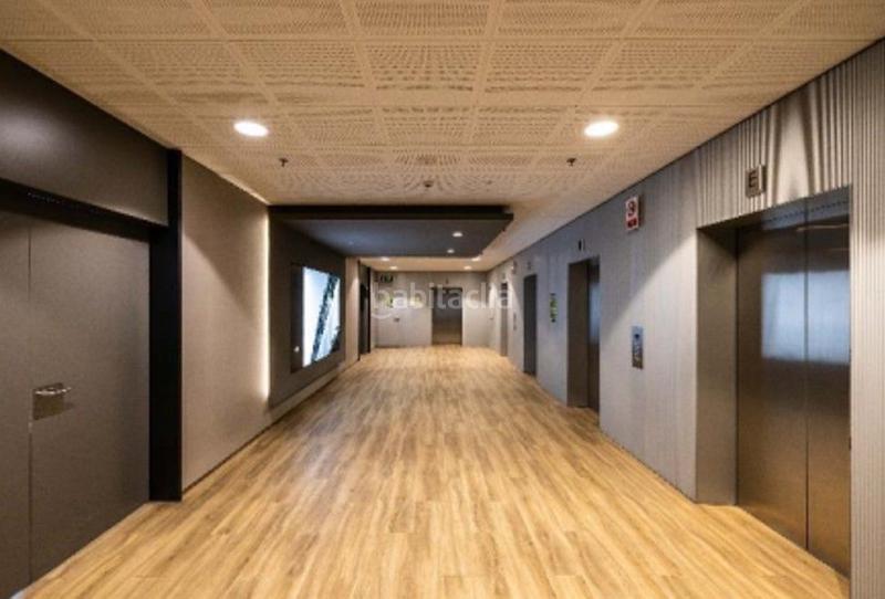 Foto 05ea0bf9-bb32-4c79-93ad-c75b9a3e2429. Miete büro mit heizung in Porta Barcelona