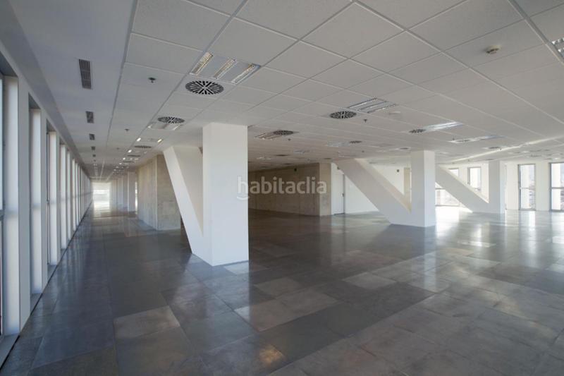 Foto 3e8dab80-8629-447a-bc96-15e1ee8aecfa. Alquiler oficina en Porta Barcelona