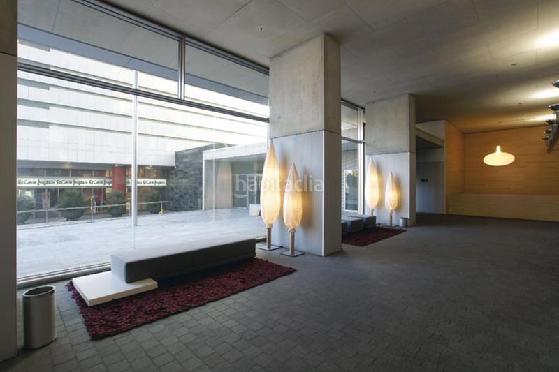 Foto 9a09f183-cc49-4266-92f1-3a237c1a3840. Lloguer oficina amb calefacció a Porta Barcelona