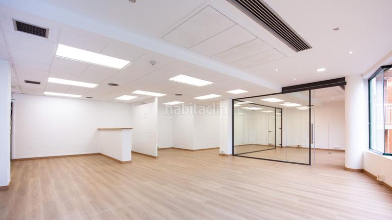 Foto 4d6590f3-8e3e-49ea-8052-bd83c0e9b57f. Alquiler oficina en Barri de les Corts Barcelona