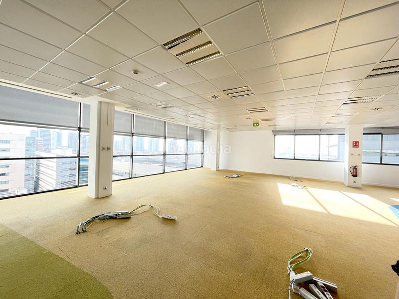 Foto 709a23cc-27e2-4c5c-b81c-bfabddd4f9d5. Location bureau avec chauffage dans Poblenou Barcelona