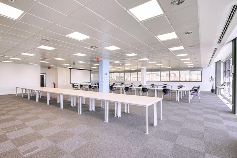 Foto 2946bfb4-7636-4d74-8356-bd71328ba67b. Rent office space with heating in Poblenou Barcelona