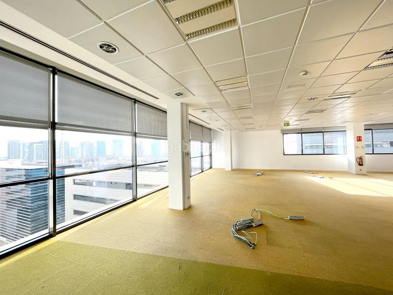 Foto 4edb89e9-0a7b-49a2-b87c-bfa0fa7d601b. Rent office space with heating in Poblenou Barcelona