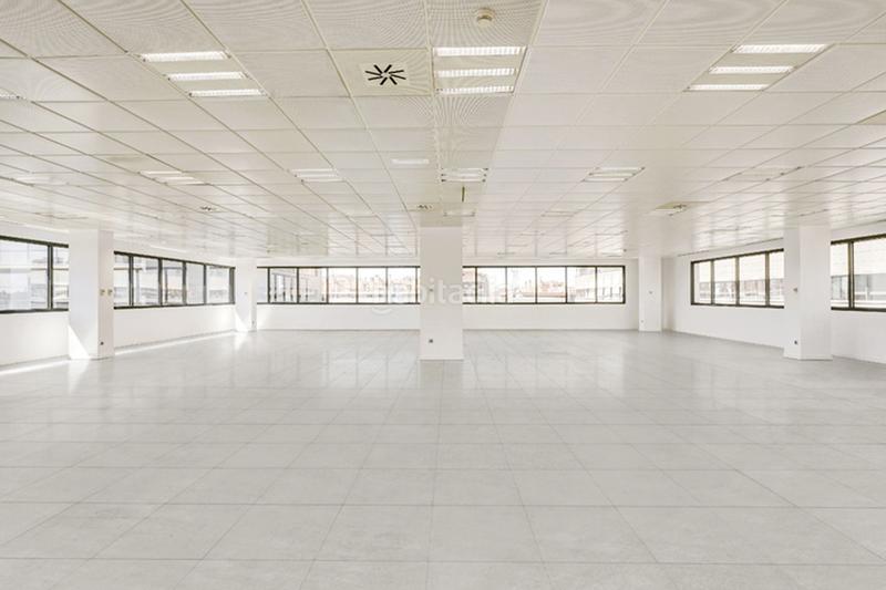 Foto 5fc5a71e-7750-4085-bc23-8fe4cecc475d. Rent office space with heating in Poblenou Barcelona