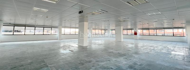 Foto ac9ad325-4f2c-49b7-b86f-40cbe3fffa76. Location bureau dans Poblenou Barcelona