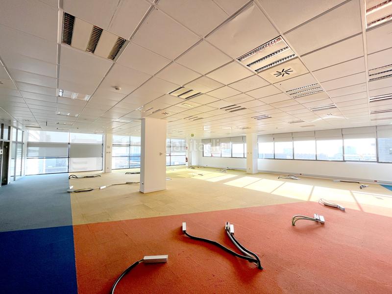 Foto 81d07481-85e0-49cb-ac41-381965a47bde. Alquiler oficina en Poblenou Barcelona