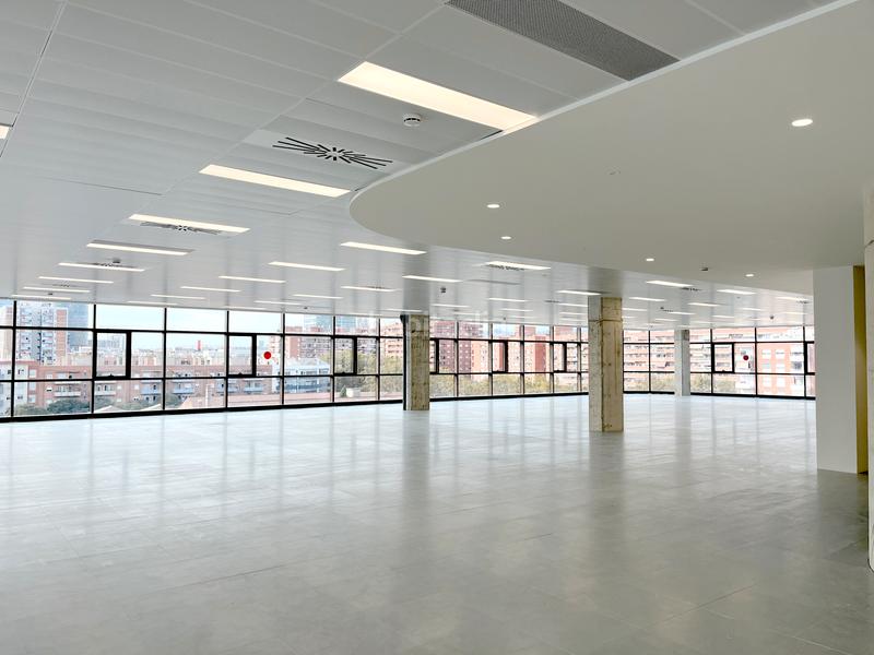 Foto 6ff744bc-c33e-469e-bdaa-168e3c0e0c2f. Location bureau avec chauffage dans Provençals del Poblenou Barcelona