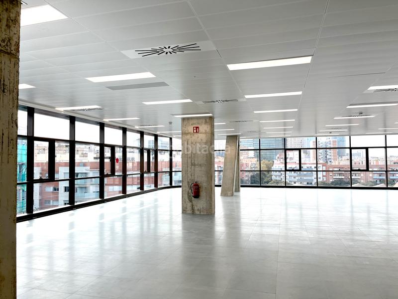 Foto 8c8a630d-2f54-4928-9da1-b60ef7cc189b. Miete büro mit heizung in Provençals del Poblenou Barcelona