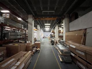 Nave industrial  Carrer de la botànica. Nave-local industrial en venta frente fira barcelona en l´hospit