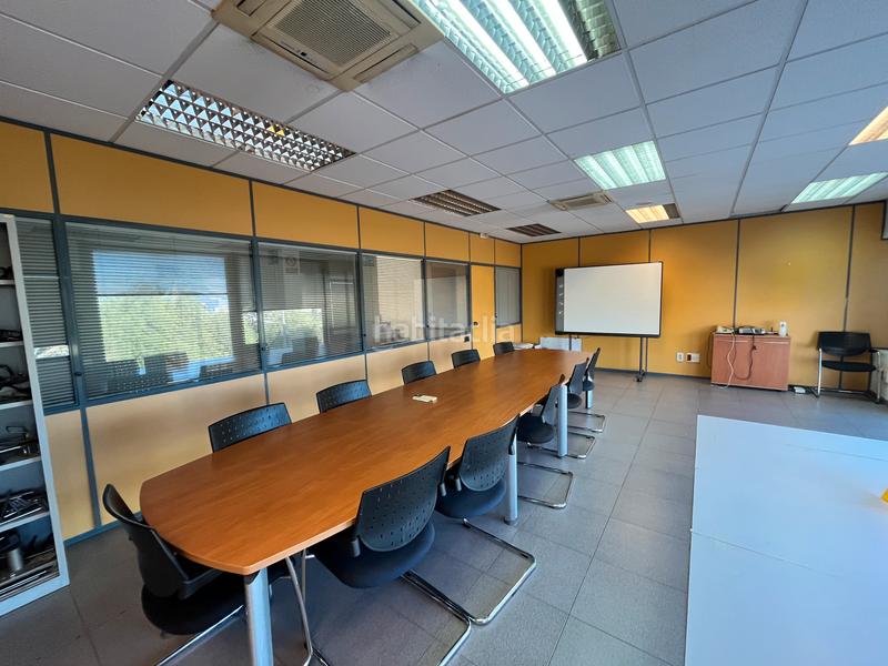 Foto ac99e2be-ad2e-4394-a11a-fbef6a51cdf3. Location bâtiment à usage industriel avec chauffage dans Barberà del Vallès