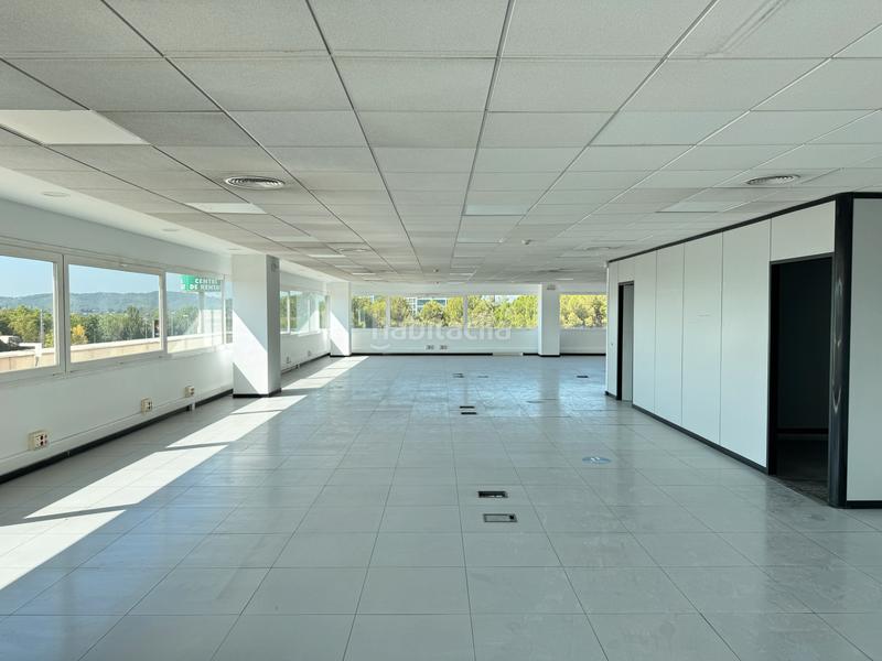 Foto 0a06c481-afa5-4283-9225-4be990537980. Location bureau avec parking dans Volpelleres Sant Cugat del Vallès