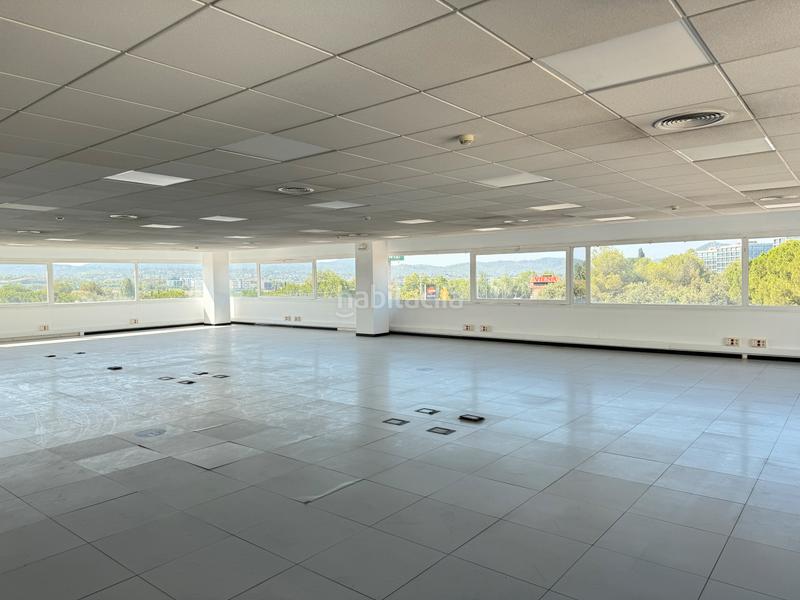 Foto 43ff489c-a3d7-41e1-b9cd-2db05bc2a92f. Location bureau avec parking dans Volpelleres Sant Cugat del Vallès