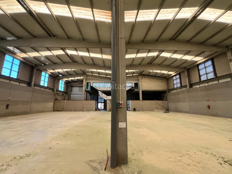 Foto a3d5b0d1-b4ca-4973-ae70-33b07d4f5be0. Fabrikhalle in Sallent