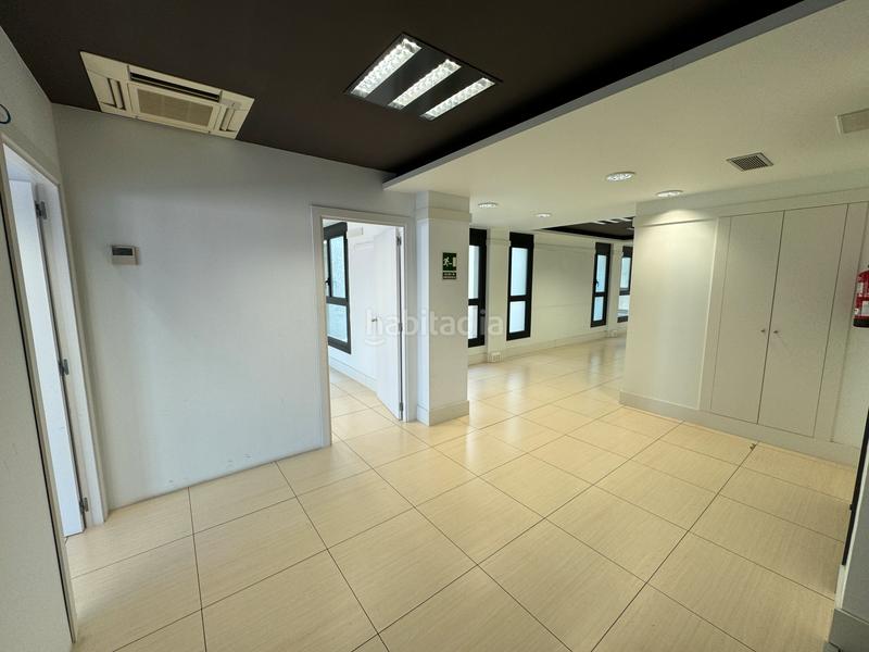 Foto 6529d669-9c1b-486c-b1d1-ddb8010e8594. Rent office space with heating in Sant Ramon - Maternitat Barcelona