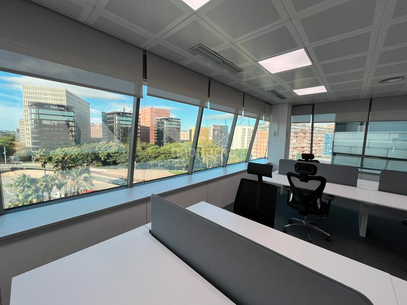 Foto 74b436a4-d4b3-4909-9b3a-5913ab6181b9. Rent office space with heating parking in Hostafrancs Barcelona