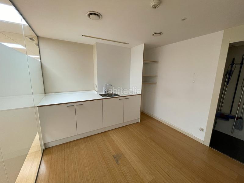 Foto 58df2122-8930-469f-8919-88c344c6ce57. Miete büro mit heizung in L´Antiga Esquerra de l´Eixample Barcelona