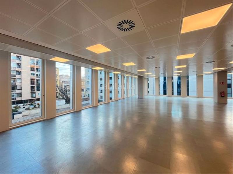 Foto 63e1afae-ff08-4cc4-acf7-27627d51433b. Rent office space with parking in Poblenou Barcelona