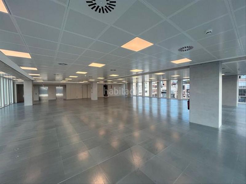 Foto e043f52a-9c88-4eff-824c-7ee873687e8f. Rent office space with parking in Poblenou Barcelona