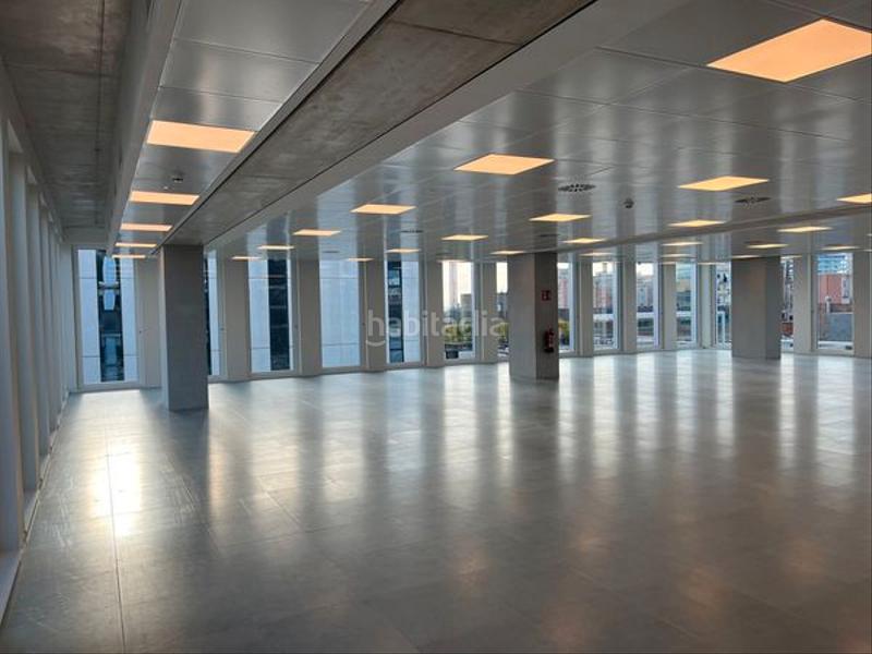 Foto e2a5e6a1-c4ac-48c5-a8e9-efa4f544e9e7. Rent office space with parking in Poblenou Barcelona