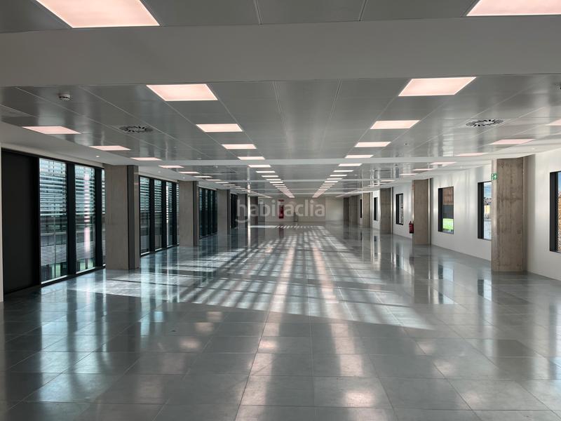 Foto 40094189-6454-41d5-8567-4309f7487033. Affitto ufficio con riscaldamento parcheggio in Provençals del Poblenou Barcelona