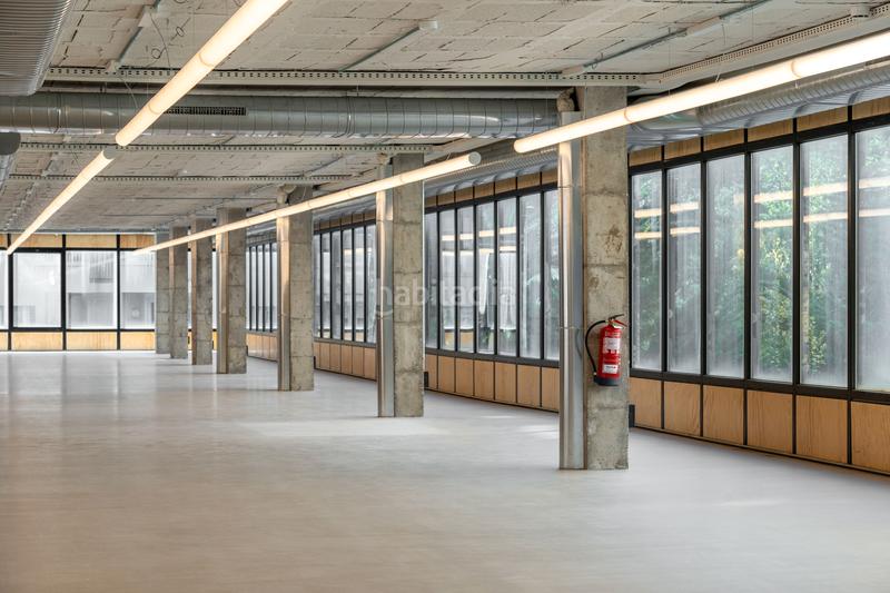 Foto be18a9ff-22ed-4606-b33e-66a8dada89a6. Location bureau avec chauffage parking dans Sant Ramon - Maternitat Barcelona