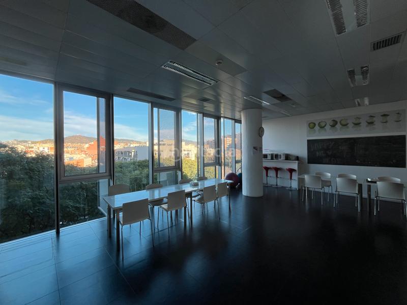 Foto 728dce39-e506-4ace-a40d-8660dfc2b274. Rent office space with heating parking in Santa Eulàlia Hospitalet de Llobregat (L´)