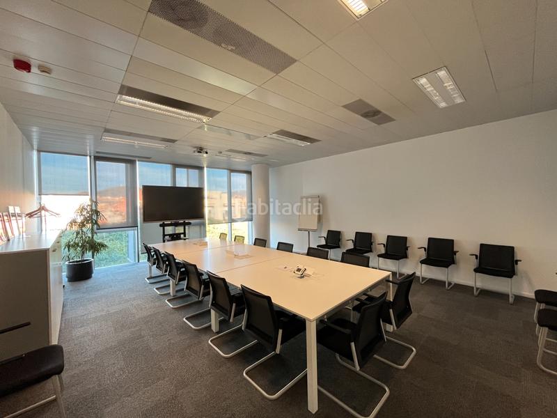Foto e55b98ba-ce7f-4957-a211-4ad4a3d7c251. Rent office space with heating parking in Santa Eulàlia Hospitalet de Llobregat (L´)