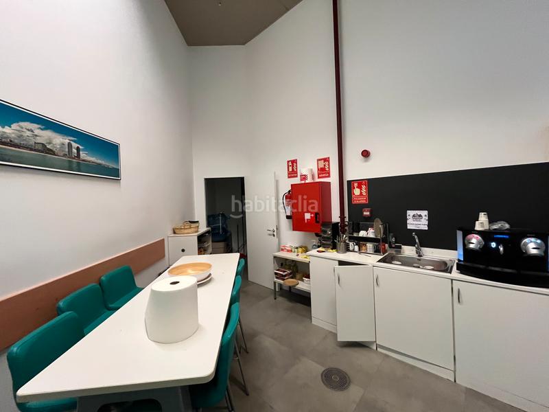 Foto 2d842e5f-6c98-4b38-a824-237e31e5f9b4. Alquiler oficina en El Parc i la Llacuna del Poblenou Barcelona